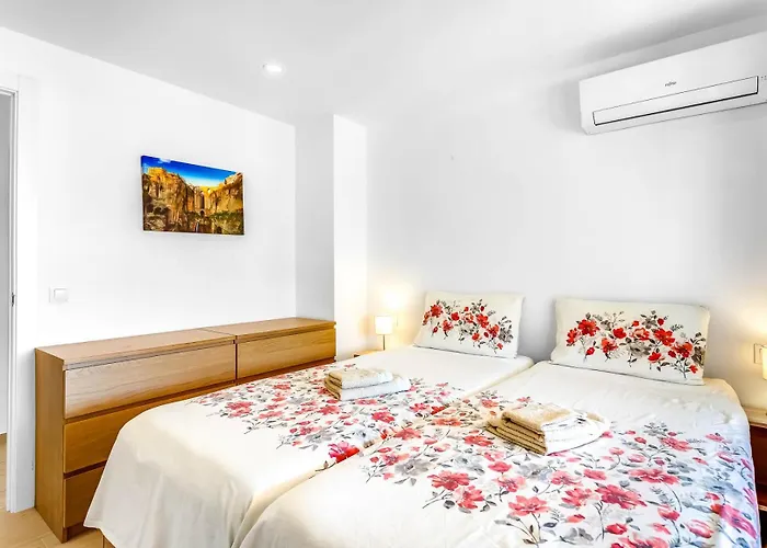 Chispita & Sevilla Torreblanca פואנגירולה