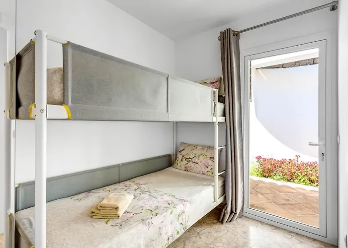 Chispita & Sevilla Torreblanca * פואנגירולה