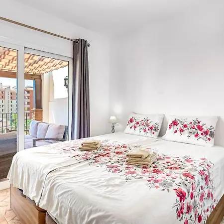 Chispita & Sevilla Torreblanca Апартаменти *