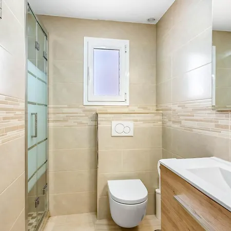 Chispita & Sevilla Torreblanca Апартаменти Фуенхірола