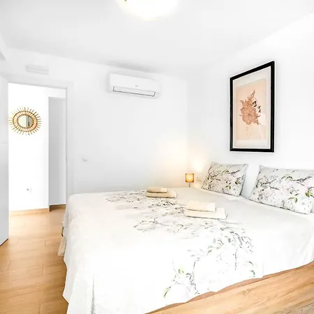 Chispita & Sevilla Torreblanca Apartment