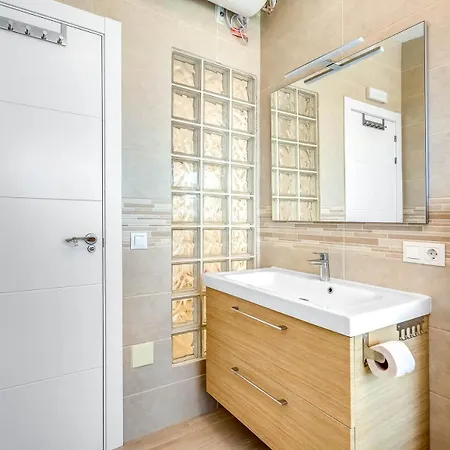 Chispita & Sevilla Torreblanca Апартаменти Фуенхірола