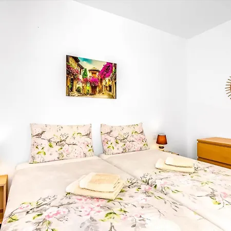 Chispita & Sevilla Torreblanca Апартаменти *